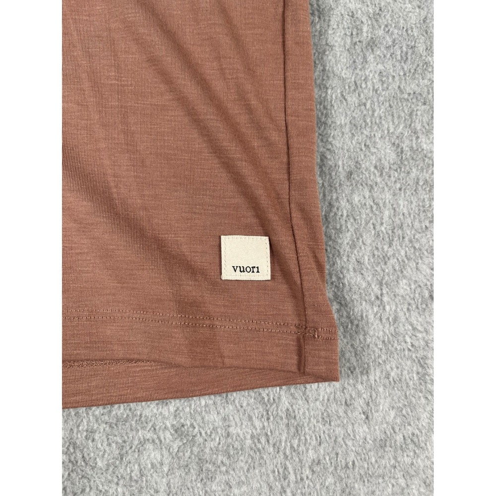 Vuori Mens Strato Tech Tee Size Large Performance Mahogany Mauve Brown Gym Shirt - Picture 3 of 6